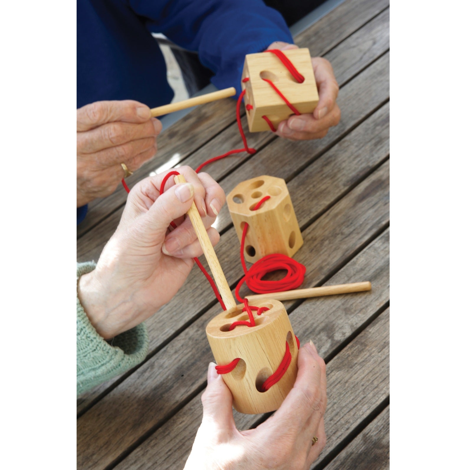 Nadel- und Fadenblöcke