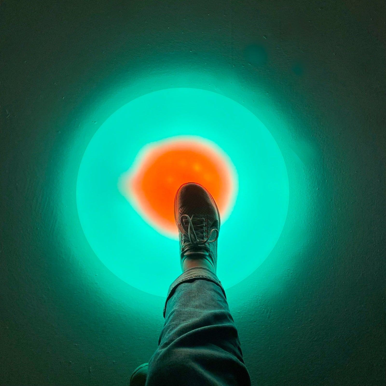 Afbeeelding van het spel Interactieve Vloertegel Groot Rond - Sensorisch Speeloppervlak, speciaal geselecteerd  voor ouderen met dementie.